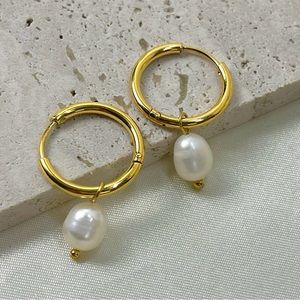 Pearl drop earrings